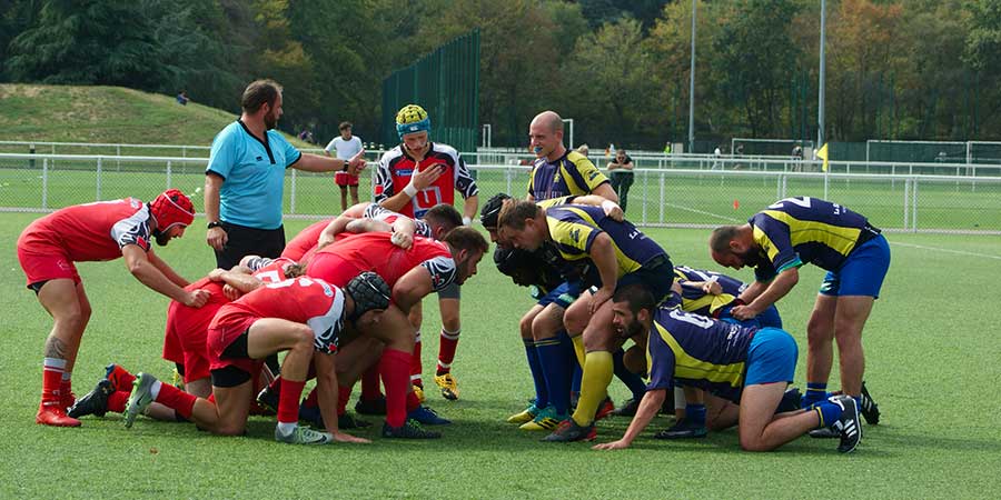Fédérale 3 Victoire de Clamart Rugby 92 contre Rueil le 20 septembre 2020 au Stade de la plaine - photo d'une mêlée