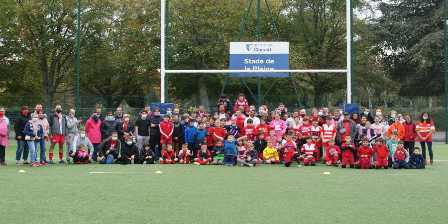 Rugby festif Octobre Rose Clamart Rugby 92 - Photo des participants au stade de la Plaine