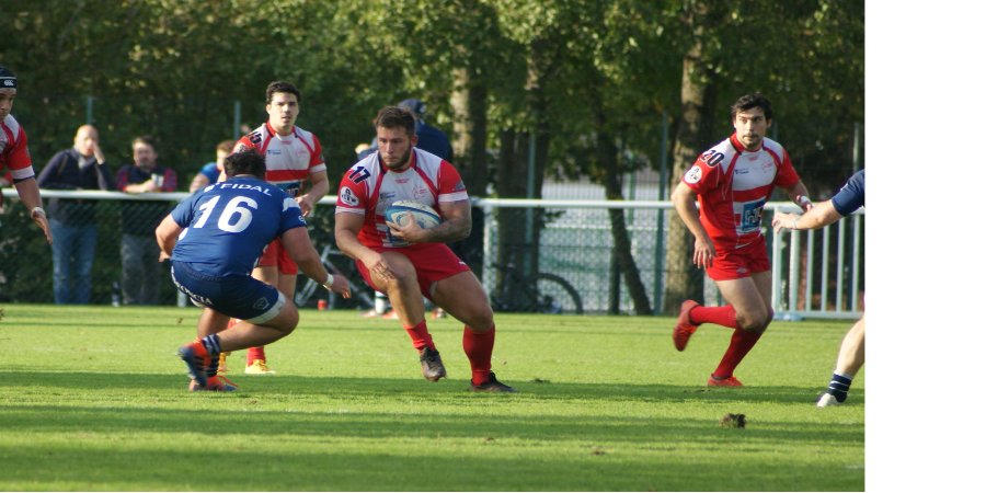 Défaite des séniors face à Versailles- Clamart Rugby 92 - fédérale 3 - photo d'une percussion