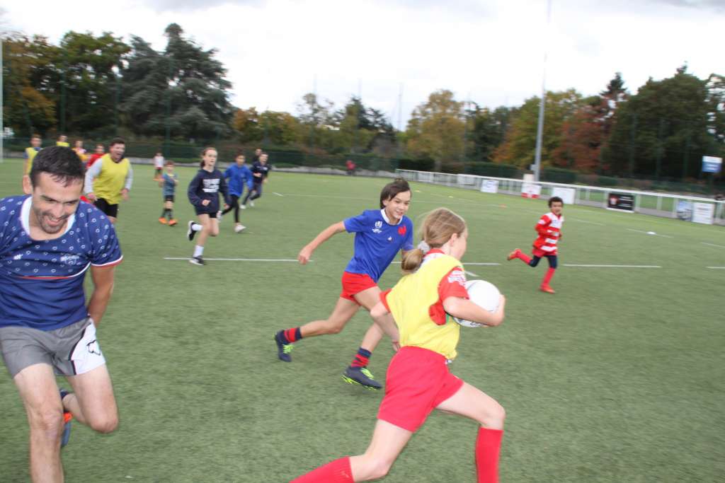 Rugby Festif pour Octobre Rose 2021 - photo d'une action de jeu
