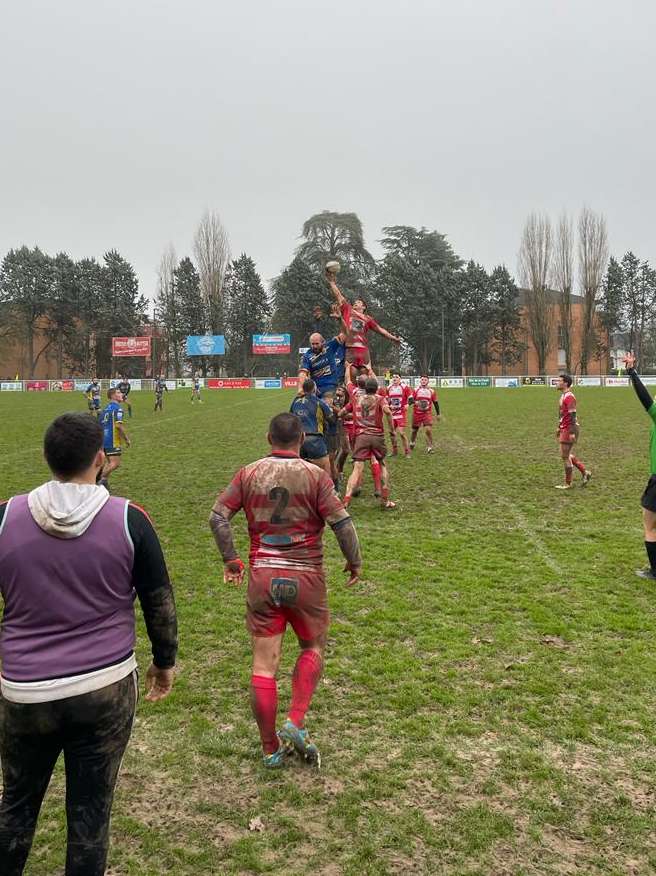Les cadets continuent leur récital, les juniors décrochent le nul et les seniors s'inclinent à Blois - photo d'une touche senior